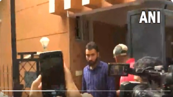 सोशल मीडिया पर तगड़ी फैन फॉलोइंग