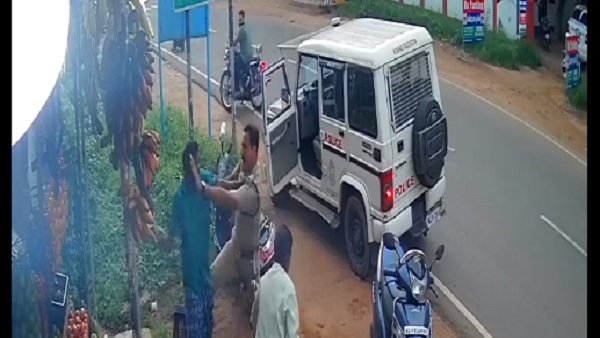 मेरी गाड़ी रोकर किया हमला