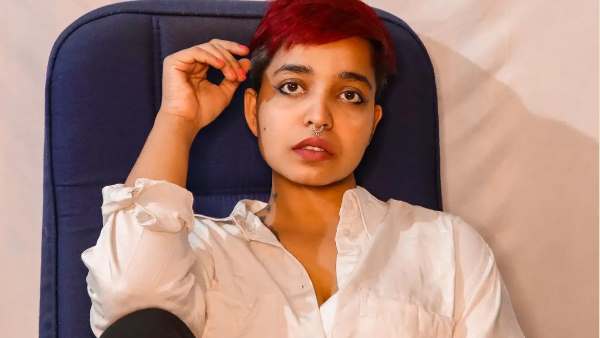 टेप पर चलाए मंत्र और घर में लिए क्षमा ने सात फेरे