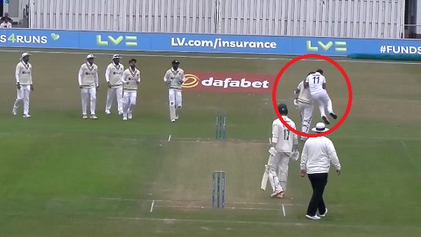 Mohammed Shami giving Hug to Pujara Mohammed Shami giving Hug to Pujara