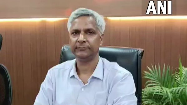 मुरादाबाद में जामा मस्जिद के बाहर नारेबाजी