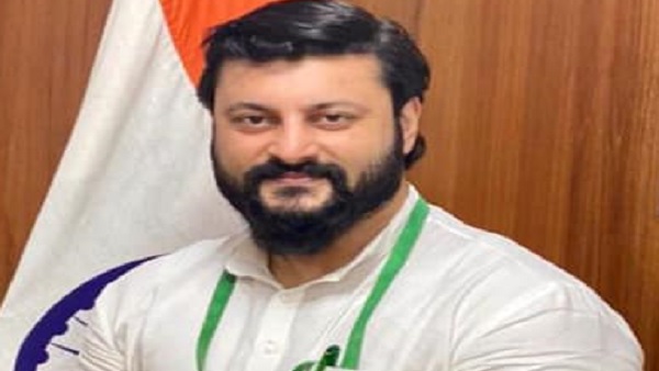 '8 सालों से हमारे बीच शारीरिक संबंध नहीं हैं'