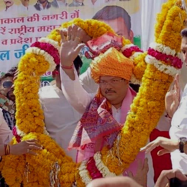 दोस्त रवीना खुराना से रचाई शादी