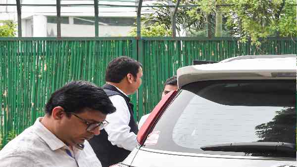 किसने शुरू किया महाराष्ट्र का सियासी खेला ?