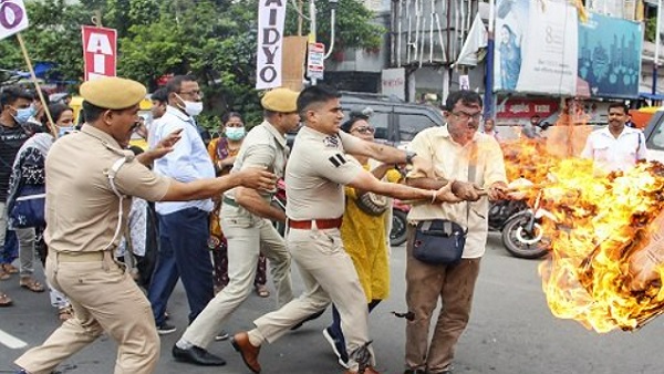 दिल्ली में जंतर मंतर पर सत्याग्रह करेगी
