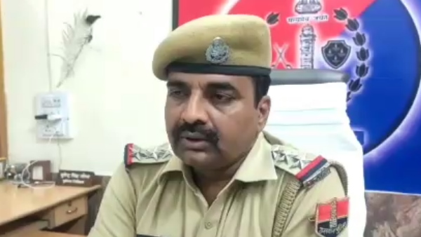 पुलिस ने दोनों पक्षों के लोगों को थाने लेकर पहुंची