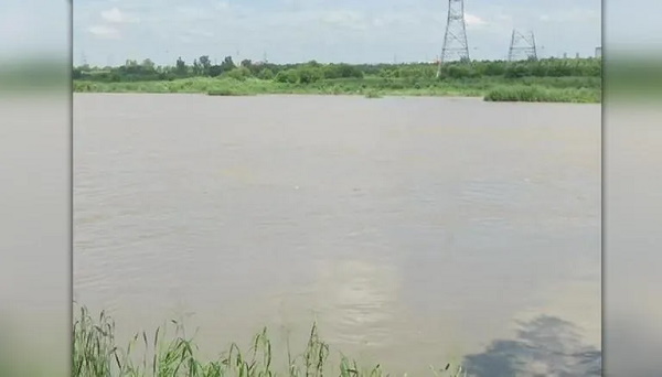 Bihar internet shutdown Due to agneepath scheme protest, but the people of buxar are enjoy UP service by-going to the banks of Ganga Bihar internet shutdown Due to agneepath scheme protest, but the people of buxar are enjoy UP service by-going to the banks of Ganga