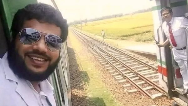 tt son selfie with railway guard father goes viral on social media tt son selfie with railway guard father goes viral on social media