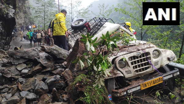 accident in Uttarakhand Sonprayag One woman lost life 10 injured accident in Uttarakhand Sonprayag One woman lost life 10 injured