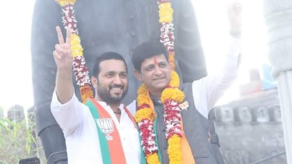 जनता का विश्वास जीतना महत्वपूर्ण
