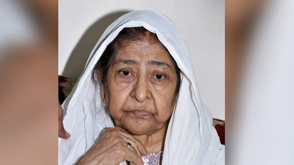 सितंबर 2011: SC के एसआईटी को निर्देश