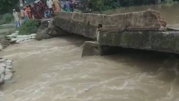 सरकारी अधिकारी और कर्मचारी रहे मौजूद