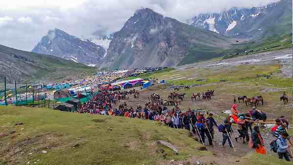 फारूक अब्दुल्ला ने की है जांच की मांग