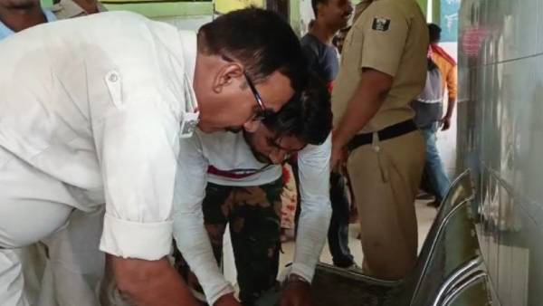 ग्रामीणों को युवक पर हुआ शक तो बनाया बंधक