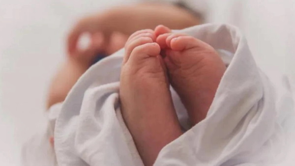 बच्चे के अंदर से शैतान निकालने के लिए मां बनी हैवान