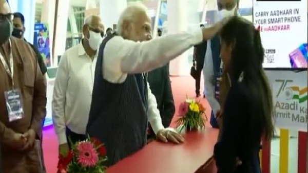 फिर ऐसे आधार कार्ड ने परिवार से मिलवाया