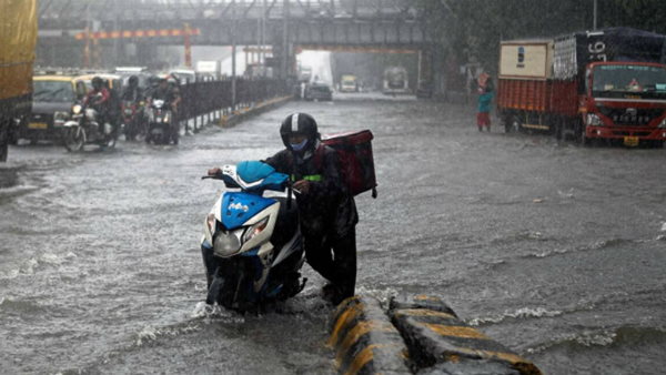 Weather update IMD issues orange alert in mumbai after heavy rainfall Weather update IMD issues orange alert in mumbai after heavy rainfall