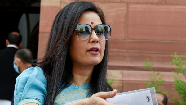 मोइत्रा ने कहा था काली को व्हिस्की चढ़ाते हैं