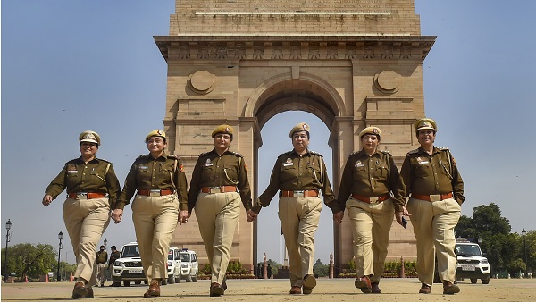 भारत में महिला पुलिस बल सिर्फ 10.5 फीसदी, कई राज्यों में 5% भी महिला  अधिकारी नहीं: रिपोर्ट | India has only 10.5 percent lady police personnel  cctv at only one out of