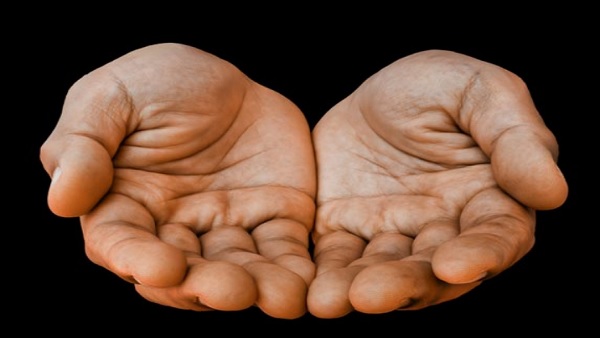 Palmistry: हस्तरेखा में भी होते हैं राजभंग योग, जानिए किन स्थितियों में बनते हैं Palmistry: हस्तरेखा में भी होते हैं राजभंग योग, जानिए किन स्थितियों में बनते हैं