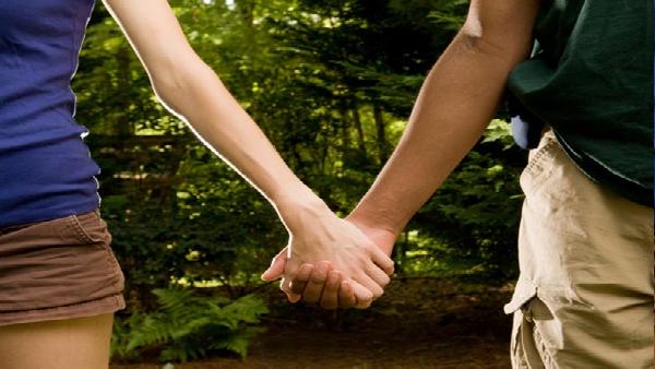 मंगेतर ने जाने को कहा तो भड़क गए पिता