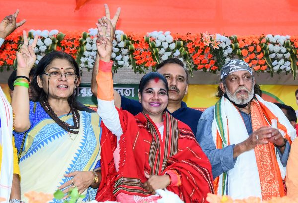 रूपा गांगुली की सीट पर मिथुन !