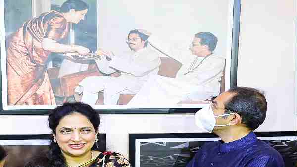 'बाय डिफॉल्ट मिली शिवसेना की विरासत'
