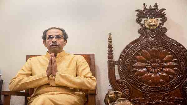 उद्धव ने शिवसेना सांसदों से भी भाजपा से मध्यस्थता में सहायता मांगी-रिपोर्ट