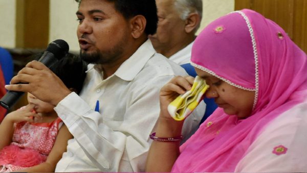 'बिना डर के शांति से जीने का अधिकार दो'