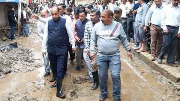 CM Jairam Thakur visited the Mandi and took stock of the loss caused by rains and floods CM Jairam Thakur visited the Mandi and took stock of the loss caused by rains and floods