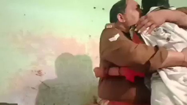वीडियो वायरल होने के बाद सिपाही सस्पेंड