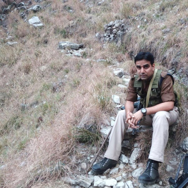 शहीद की पार्थिव देह के लिए लगाई जान की बाजी