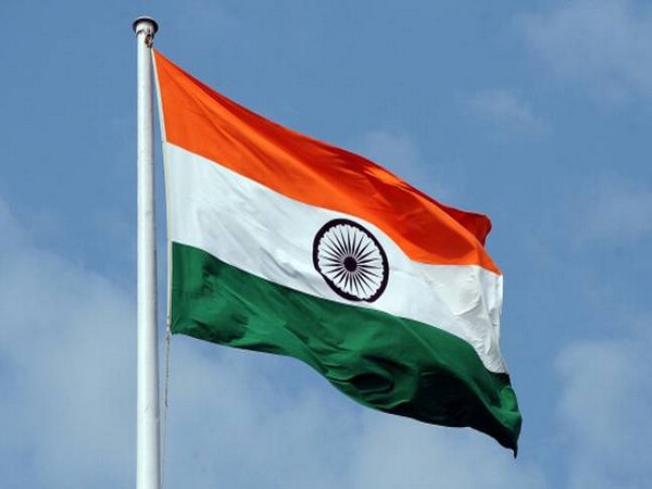 क्या है तिरंगे के कपड़े का विवाद