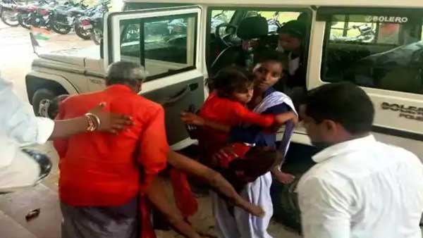 नानी के साथ जाने के चलते बच गया छोटा बेटा