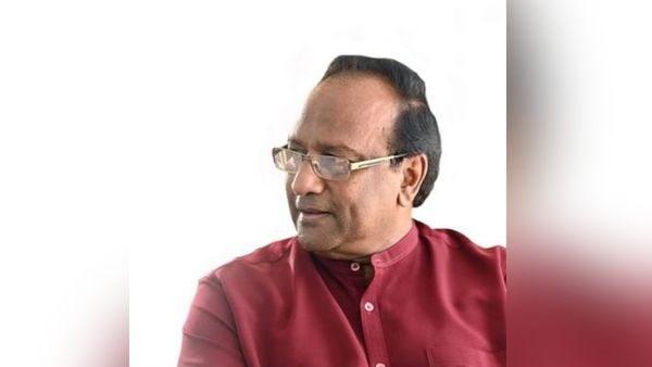 पूर्व नौसेना प्रमुख एडमिरल ने बनाया दबाव