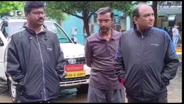 बारिश की वजह से नदी में बढ़ गया जलस्तर तो बह गया युवक