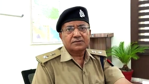 एक नामजद समेत तीन के खिलाफ मुकदमा दर्ज