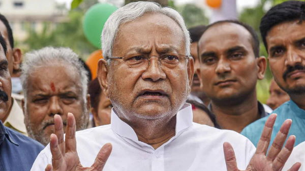 Bihar CM Nitish Kumars helicopter makes an emergency landing in Gaya due to bad weather conditions Bihar CM Nitish Kumars helicopter makes an emergency landing in Gaya due to bad weather conditions
