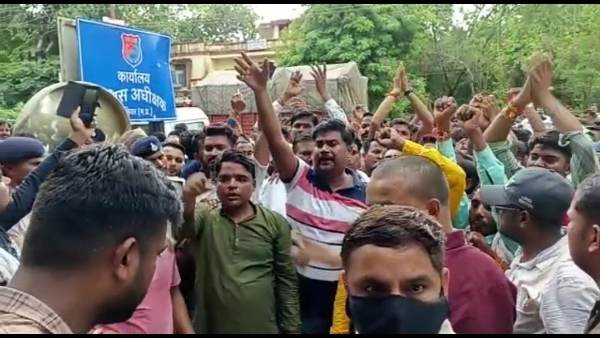 ब्राह्मण समाज के लोगों पर एफआईआर दर्ज करने की मांग