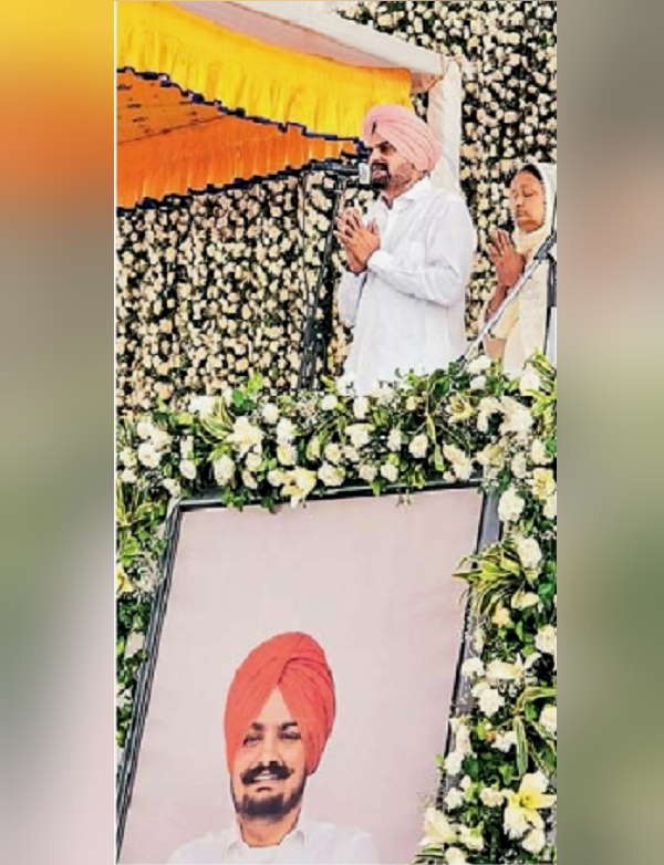 Punjabi singer Sidhu Moose Wala Mother Father Candle March today Updates Punjabi singer Sidhu Moose Wala Mother Father Candle March today Updates