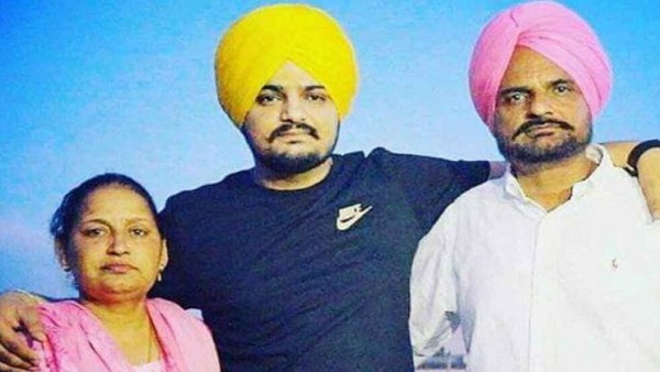 मूसेवाला का पिता ने बनवाया टैटू
