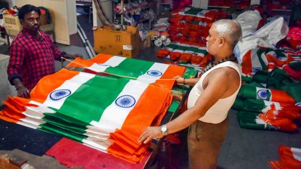 पॉलिएस्टर का तिरंगा KKGSS के लिए कयामत
