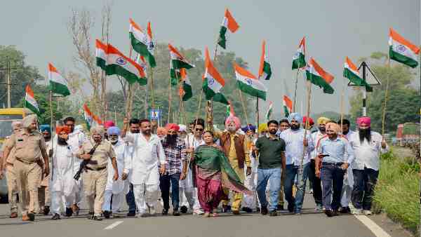 '20 दिनों में ही 30 करोड़ से ज्यादा झंडों का निर्माण'
