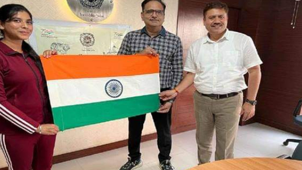 MPs daughter Bhavna Dehria will hoist the tricolor on the highest peak Mount Elbrus Russia MPs daughter Bhavna Dehria will hoist the tricolor on the highest peak Mount Elbrus Russia