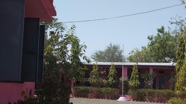 अधिकारियों ने सरकारी स्कूलों से मांगी जानकारी