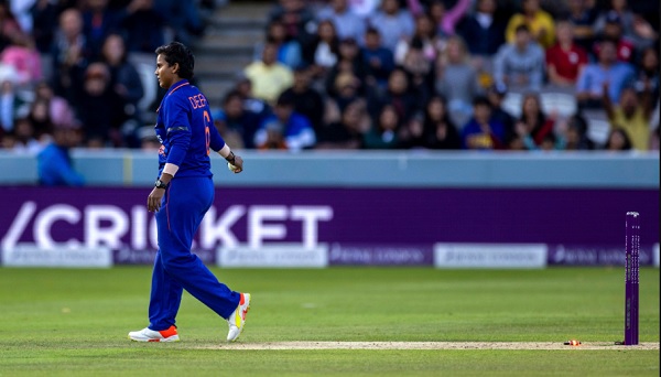After getting out by Deepti Sharma Charlotte Dean says she will never left the crease from now After getting out by Deepti Sharma Charlotte Dean says she will never left the crease from now