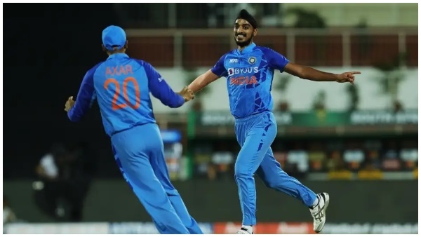 सिंह ने दूसरे ओवर में लिए 3 विकेट