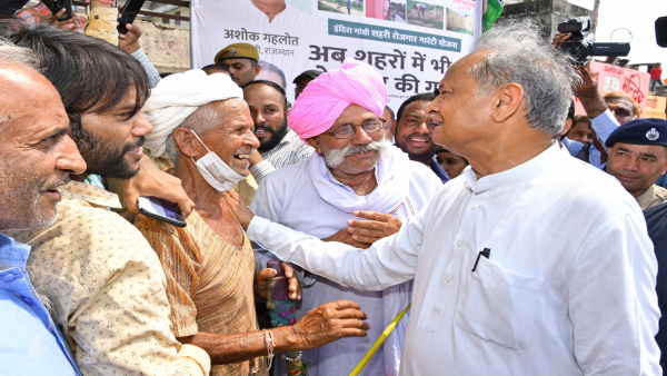 सोनिया गांधी से मुलाकात के बाद होगा अध्यक्ष पद के लिए फैसला