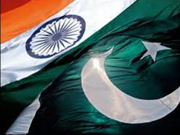Pakistanis entered India , Border Security Force caught them Pakistanis entered India , Border Security Force caught them