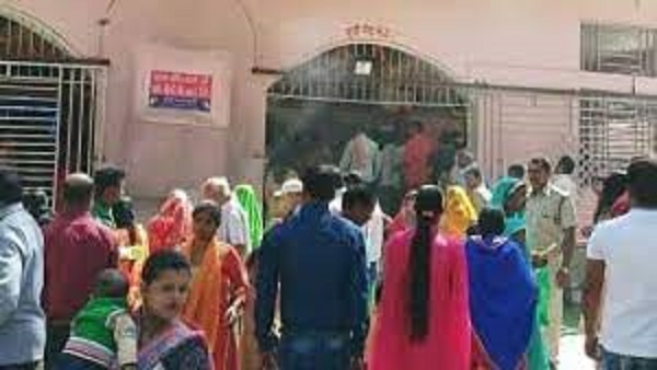 उमड़े श्रद्धालु